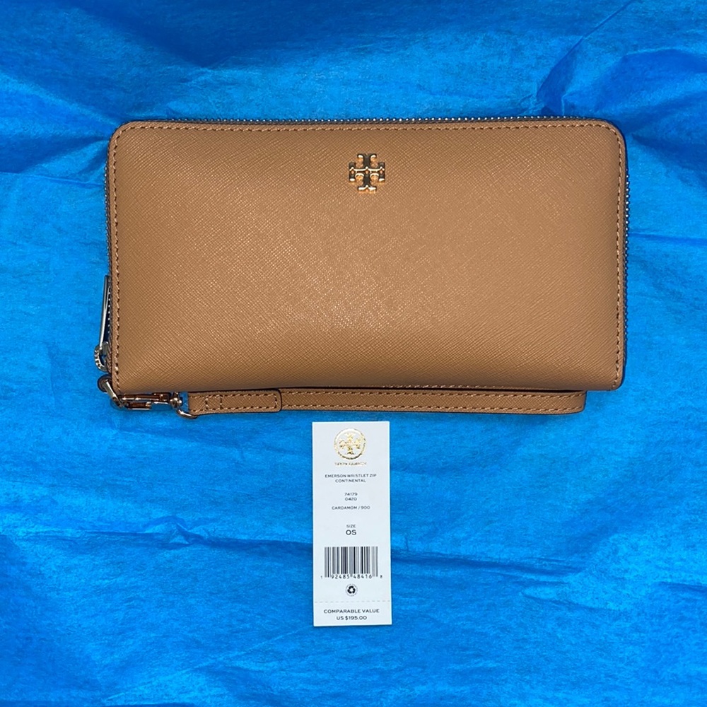 Tory Burch Emerson Wristlet Zip Continental Wallet 👝✨